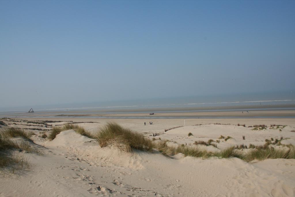 Jeugdherberg De Peerdevisser Oostduinkerke Exterior photo